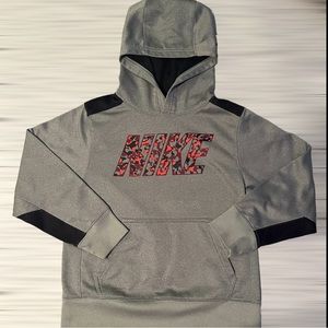 Nike ThermaFit Boys Hoodie - Size S (6-7)
